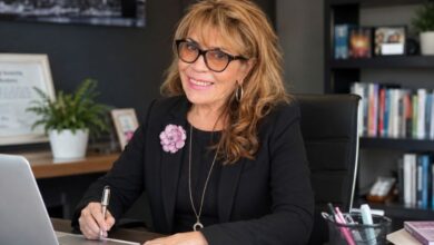Lynda Hooley